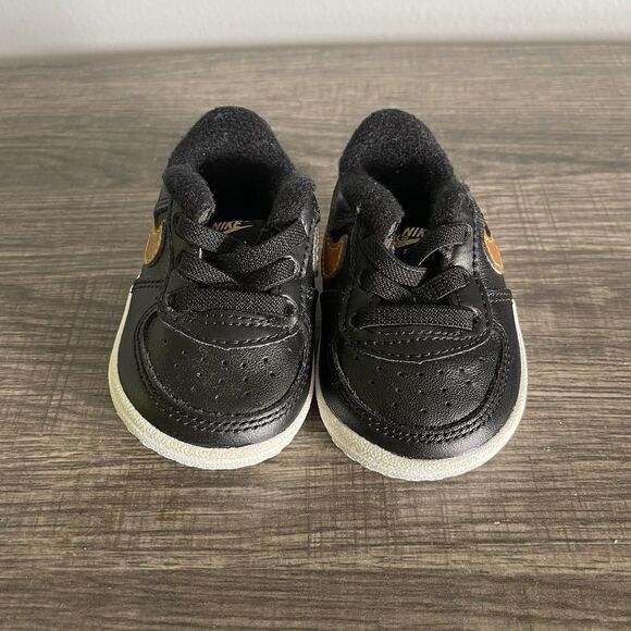 Nike Air Forcé 1 Infant Toddlers Black Gold Low Crib Shoes CK2201 002 Size 1C - Picture 2 of 8